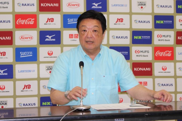 記者会見に出席した全日本大学野球連盟・内藤雅之事務局長