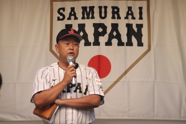 結団式で選手たちに語りかける大久保秀昭監督