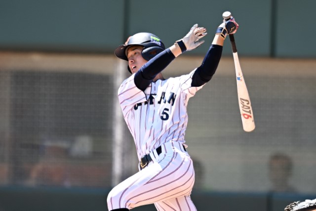 三塁打を放つ村橋照平(狭山西武ボーイズ)