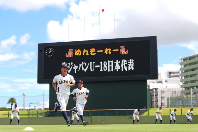 沖縄セルラースタジアム那覇で練習を行った