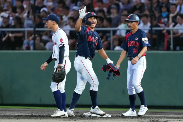 ヒットを放った大栄利哉(学法石川)