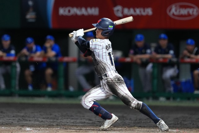 岡部飛雄馬(敦賀気比)が内野安打で出塁