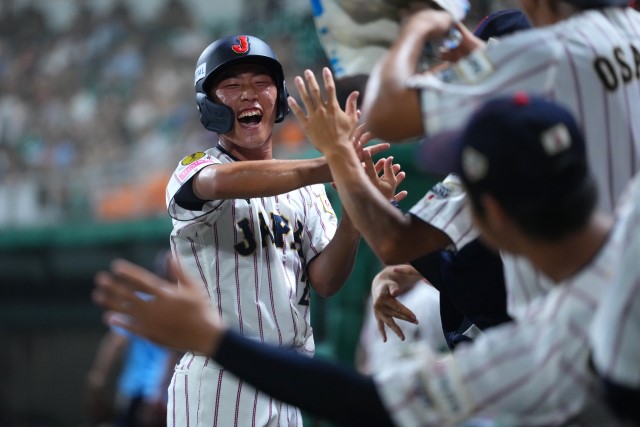 相手エラーで3点を勝ち越し