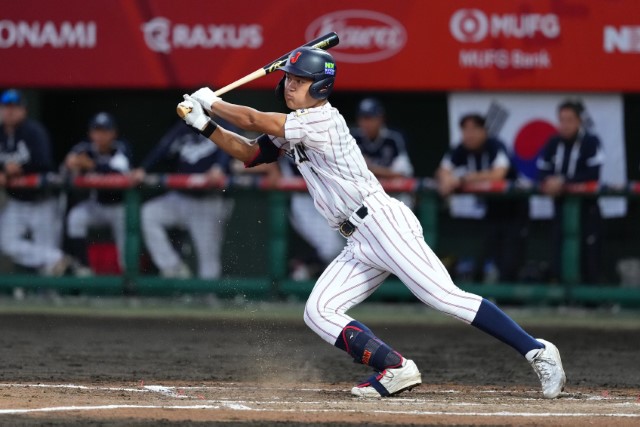 阿部葉太(横浜)の内野安打で先制