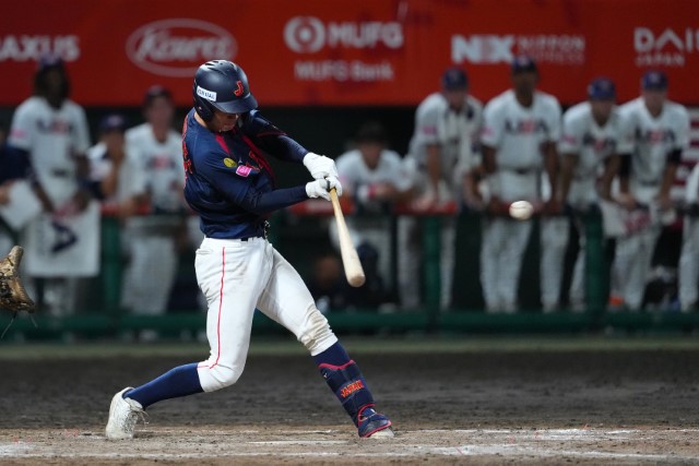 横山悠(山梨学院)がタイムリーを放ち同点