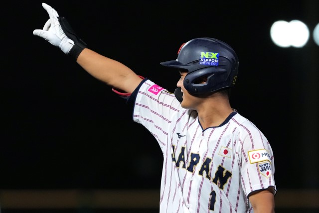 タイムリーを放った阿部葉太(横浜)