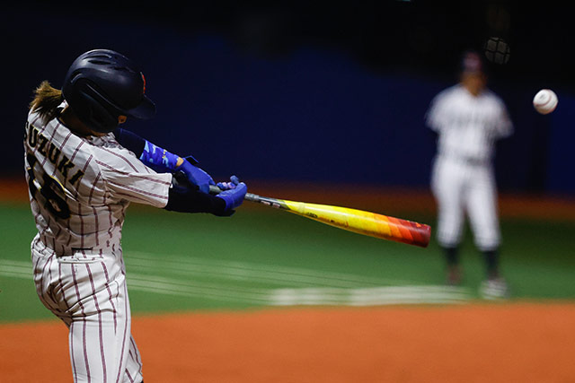 先頭の鈴木はな(東海大)が三塁打でチャンスメイク