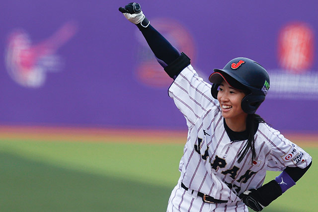 漢人茉彩(福井工業大)がヒットで出塁