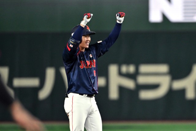 石上泰輝(DeNA)の2点タイムリーで勝ち越し